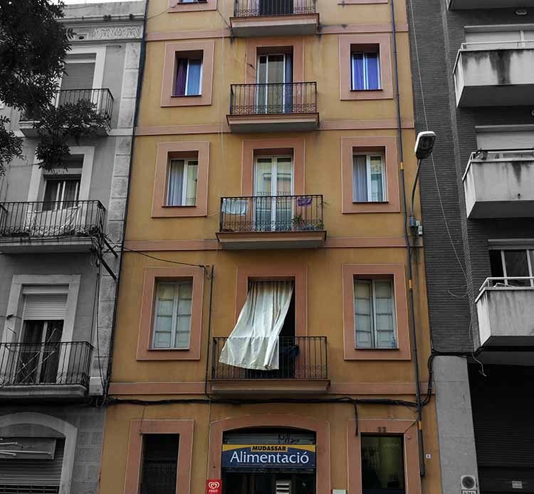 Bordeta 23 — Edificio adquirido por MK Premium en Barcelona